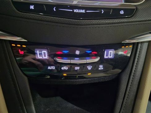 Used 2018 Cadillac XT5 Luxury w/ Driver Awareness Package AWD/4WD image 22
