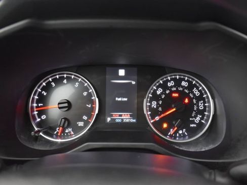 Used 2022 Toyota RAV4 LE FWD image 13