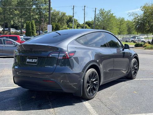 Used 2024 Tesla Model Y Long Range AWD/4WD image 18