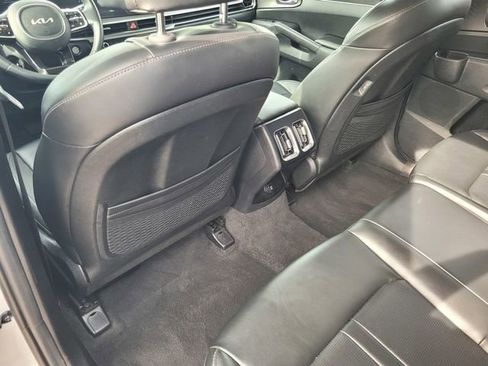 Used 2024 Kia Sorento S image 14