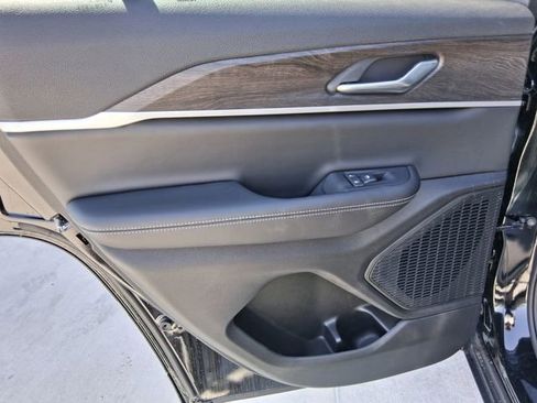 New 2026 Jeep Grand Cherokee Altitude RWD image 20