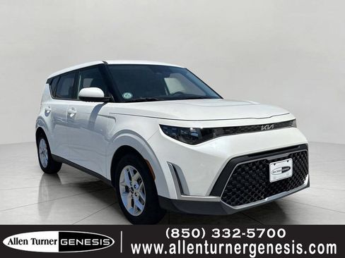 Used 2023 Kia Soul LX w/ LX Technology Package FWD image 1