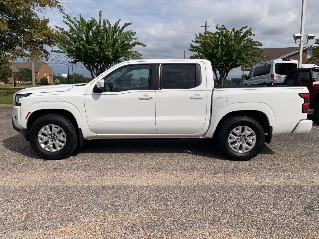 Used 2024 Nissan Frontier SV w/ SV Convenience Package RWD image 5