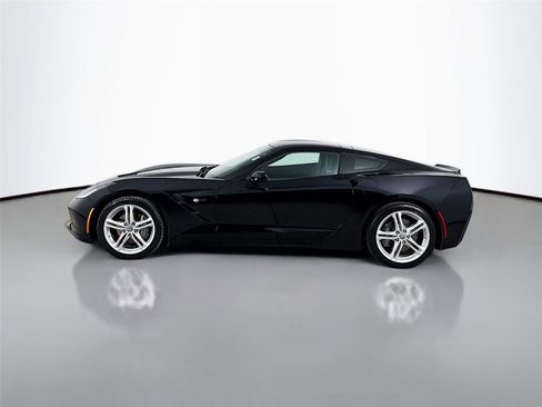 Used 2016 Chevrolet Corvette Stingray Coupe RWD image 6