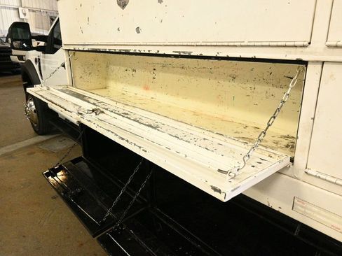 Used 2021 Ford F550 2WD Regular Cab Super Duty image 31