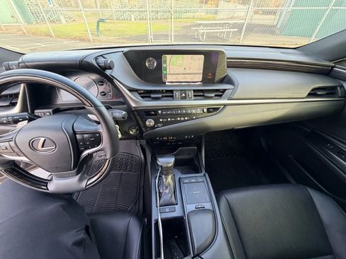 Used 2021 Lexus ES 250 w/ Premium Package image 11