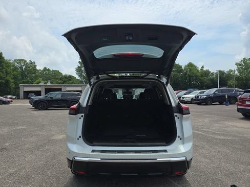 Used 2024 Nissan Rogue Platinum w/ Platinum Premium Package FWD image 17