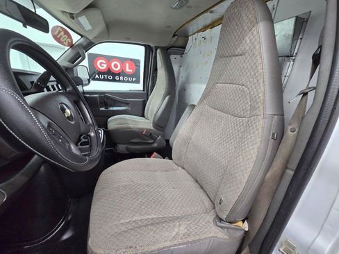 Used 2017 Chevrolet Express 2500 Extended RWD image 12