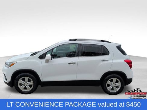 Used 2018 Chevrolet Trax LT w/ LT Convenience Package FWD image 2