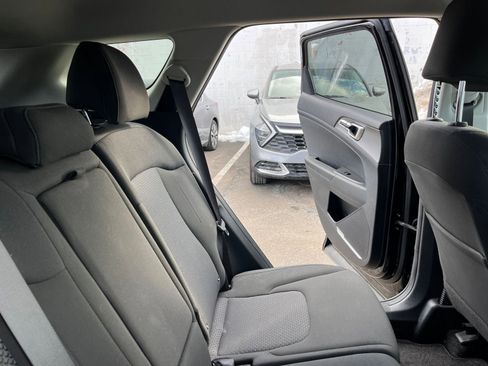 Used 2025 Kia Sportage LX image 36