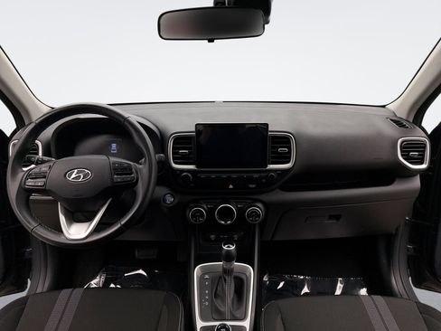 Used 2025 Hyundai Venue SEL FWD image 14
