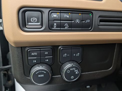 Used 2021 Chevrolet Tahoe Premier AWD/4WD image 15