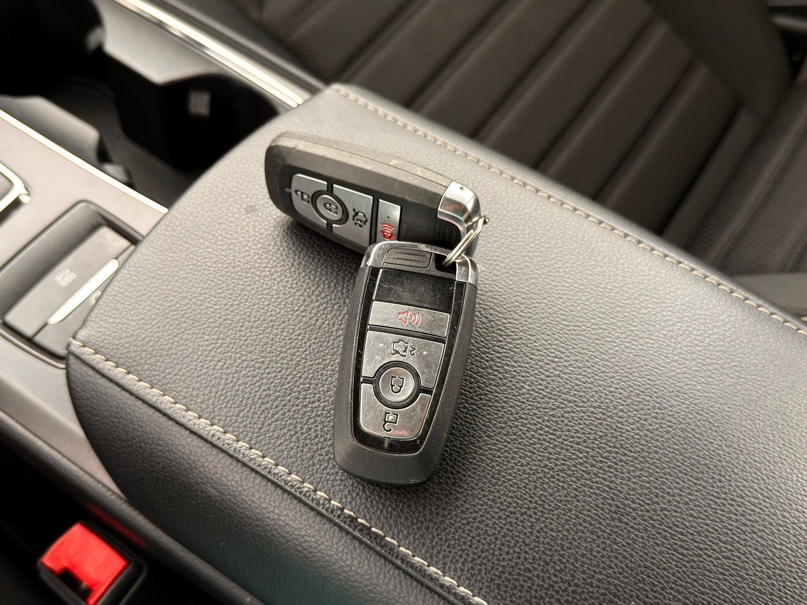 Used 2019 Ford Fusion SE FWD image 33