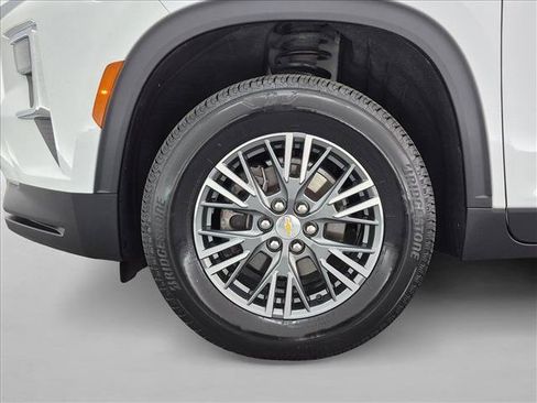 Used 2024 Chevrolet Traverse LT FWD image 25