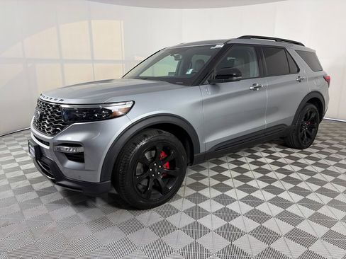 Certified 2023 Ford Explorer ST w/ Equipment Group 401A image 3