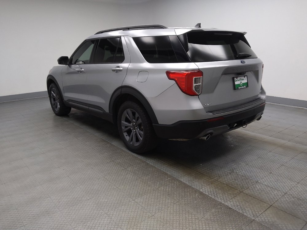 Used 2023 Ford Explorer XLT w/ Equipment Group 202A AWD/4WD image 3