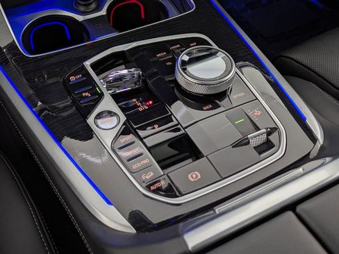 Used 2024 BMW X7 xDrive40i w/ Executive Package image 41