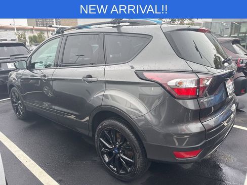 Used 2017 Ford Escape SE w/ Equipment Group 201A image 4