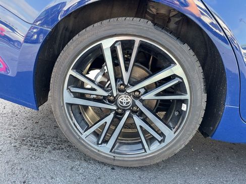 Used 2025 Toyota Camry XSE FWD image 11