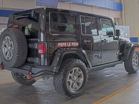 Used 2015 Jeep Wrangler Unlimited Rubicon w/ Connectivity Group image 3