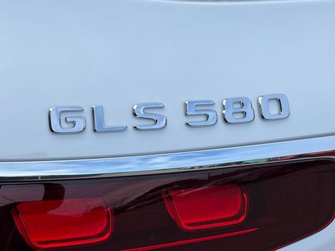 New 2026 Mercedes-Benz GLS 580 4MATIC image 19