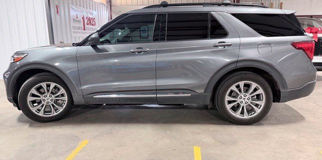 Used 2021 Ford Explorer XLT w/ Equipment Group 202A RWD image 7