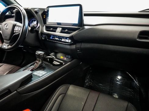 Used 2023 Lexus UX 250h F Sport image 12