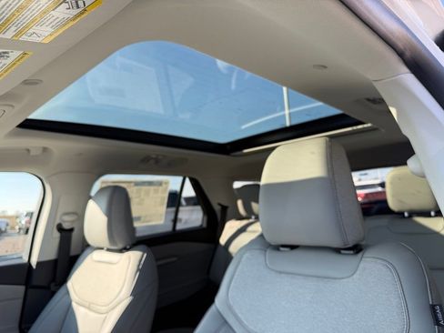 New 2026 Ford Explorer Active w/ Active Comfort Package AWD/4WD image 7