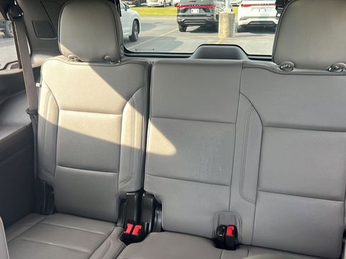 Used 2022 GMC Yukon SLT w/ SLT Luxury Package RWD image 13