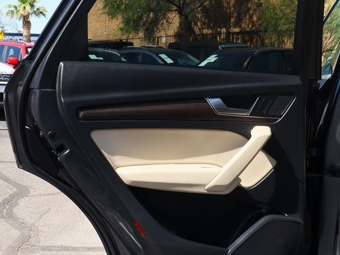 Used 2022 Audi Q5 2.0T Premium image 31