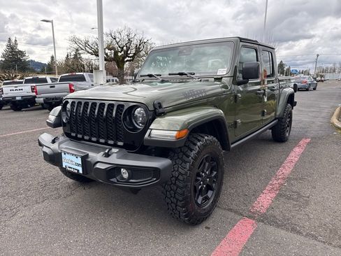 Used 2023 Jeep Gladiator Willys image 3