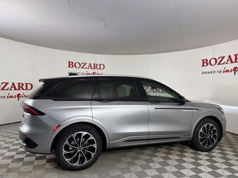 New 2026 Lincoln Nautilus Reserve image 8