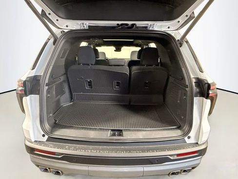 New 2026 Chevrolet Traverse LT w/ Sun and Wheel Package AWD/4WD image 30