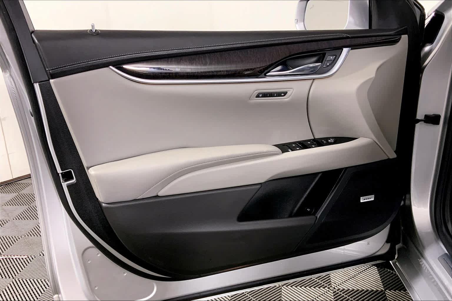 Used 2016 Cadillac XTS Luxury w/ Driver Awareness Package FWD image 20