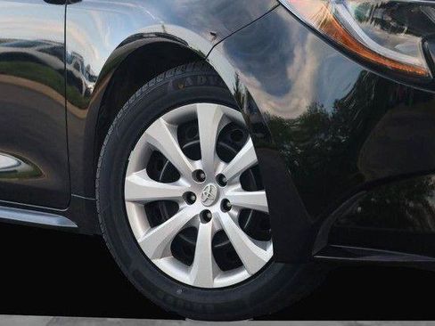 Used 2024 Toyota Corolla LE FWD image 3