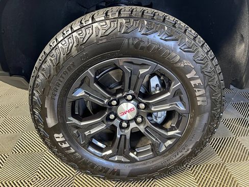 Used 2024 GMC Canyon Elevation w/ Convenience Package RWD image 32
