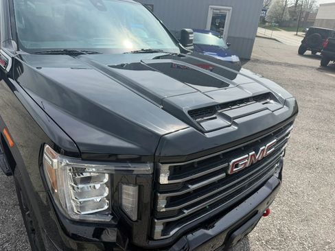 Used 2020 GMC Sierra 3500 AT4 w/ AT4 Premium Package image 12