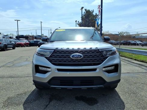 Used 2024 Ford Explorer XLT w/ Equipment Group 202A AWD/4WD image 2