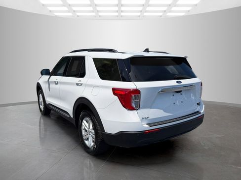 Used 2022 Ford Explorer XLT AWD/4WD image 4