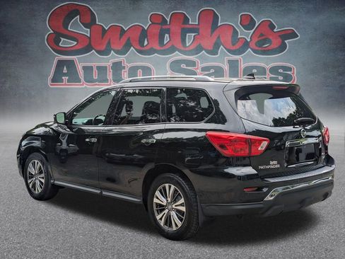 Used 2019 Nissan Pathfinder SV AWD/4WD image 4