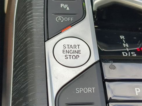 Certified 2025 BMW 330i Sedan w/ Convenience Package image 30