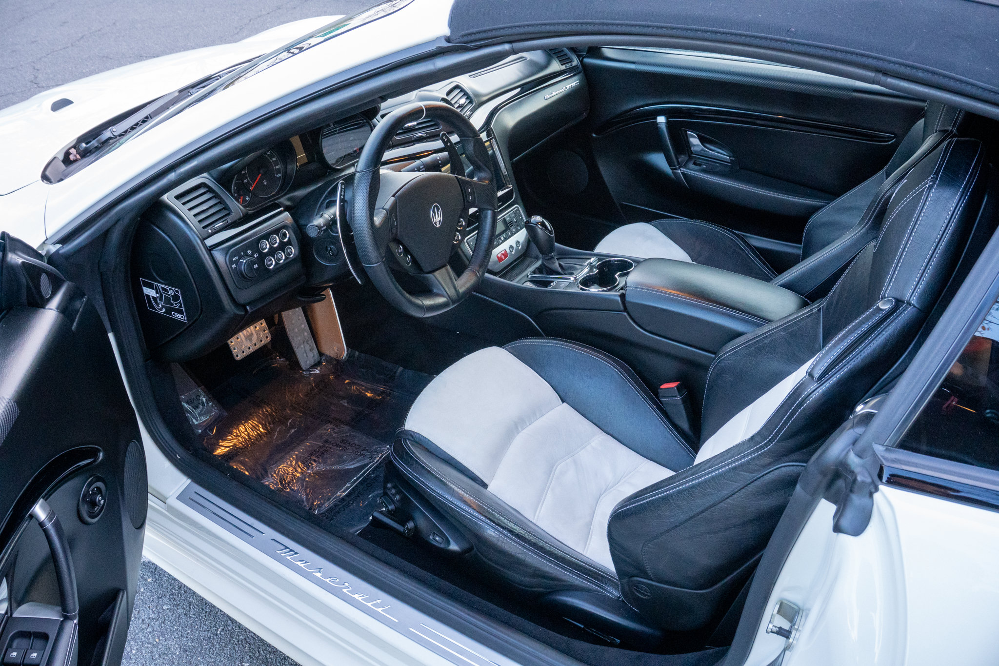 Used 2013 Maserati GranTurismo Sport RWD image 9