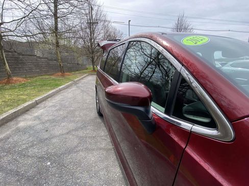 Used 2023 Chrysler Pacifica Touring-L AWD/4WD image 11