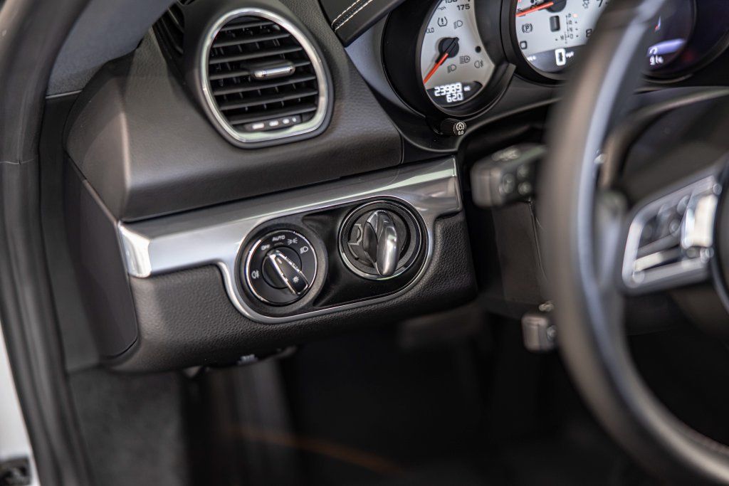 Used 2024 Porsche 718 Cayman RWD image 21