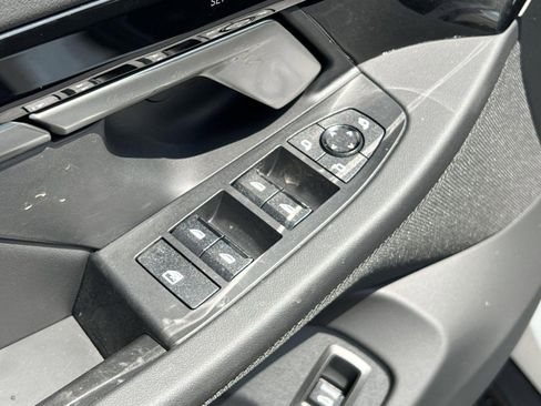 Certified 2025 BMW 530i xDrive w/ Premium Package image 12