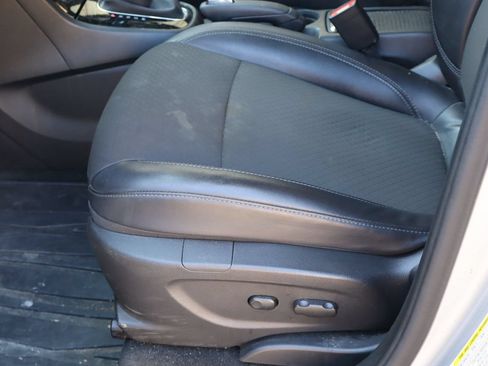 Used 2020 Buick Encore Preferred FWD image 13