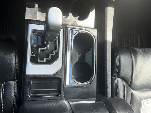 Used 2018 Toyota Tundra SR5 w/ SR5 Upgrade Package AWD/4WD image 23