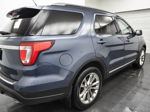 Used 2018 Ford Explorer XLT w/ Equipment Group 202A image 7
