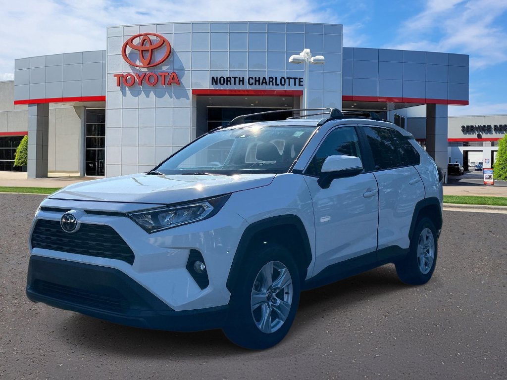 Used 2021 Toyota RAV4 XLE FWD image 4