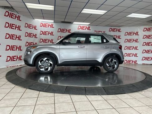 New 2026 Hyundai Venue SEL FWD image 4